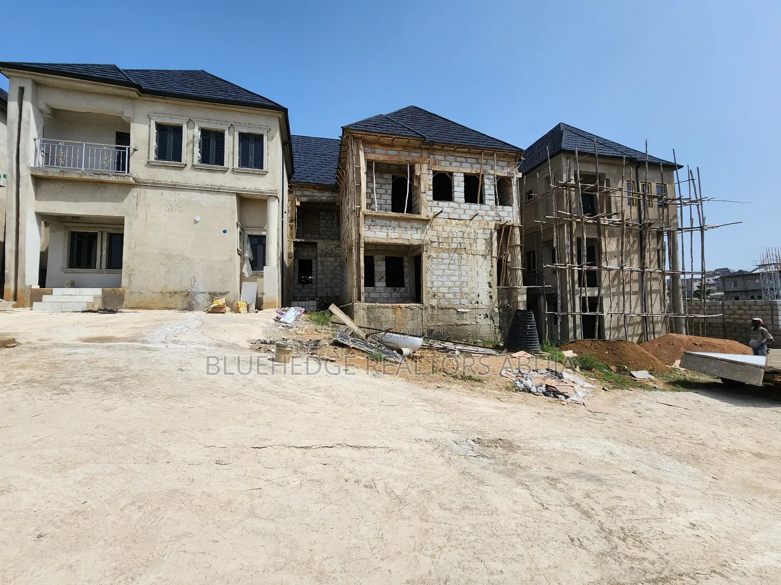 4bdrm Duplex in Lugbe District for sale