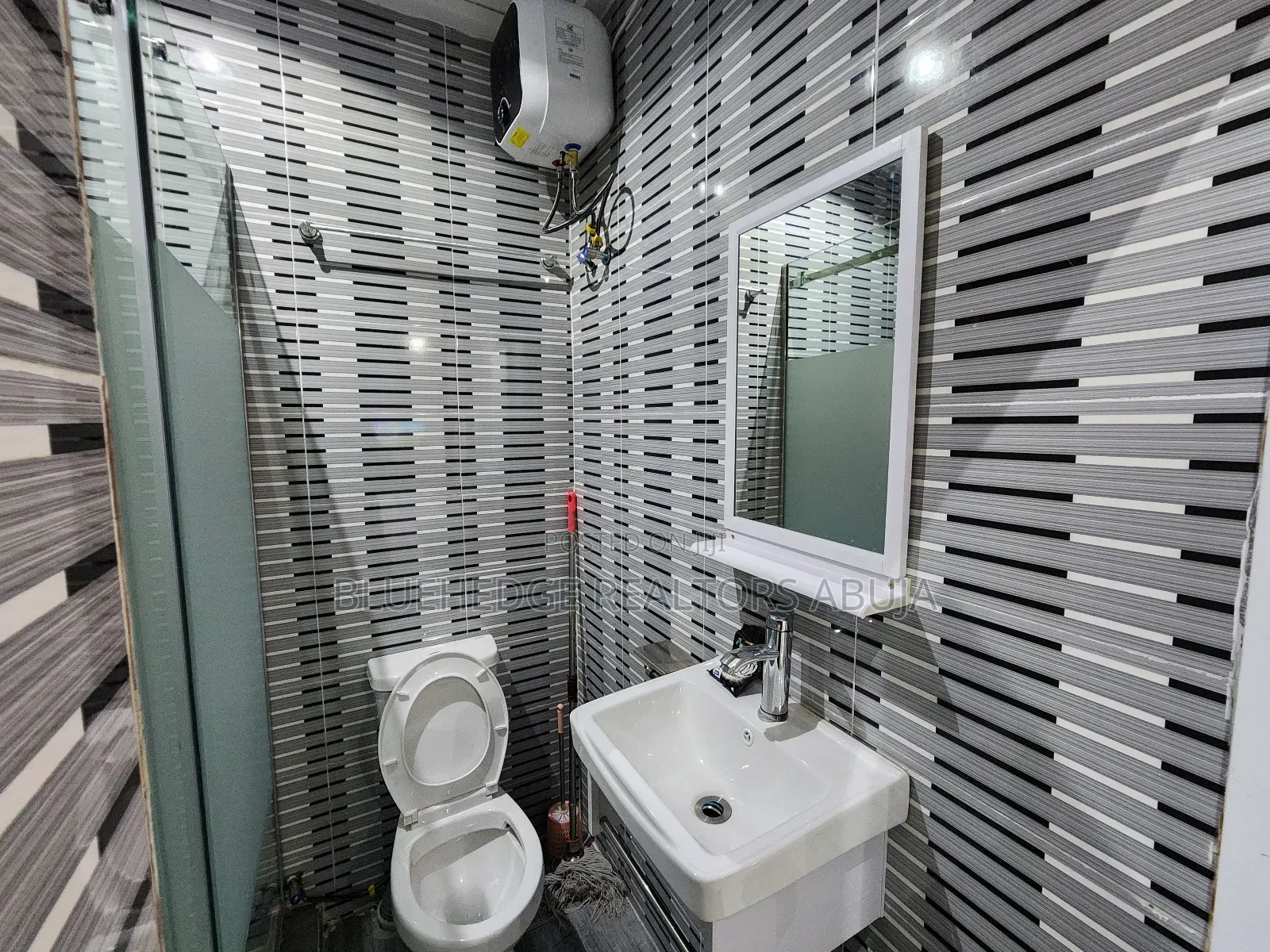 Furnished 1bdrm Apartment in Works And Housing, Karu for rent