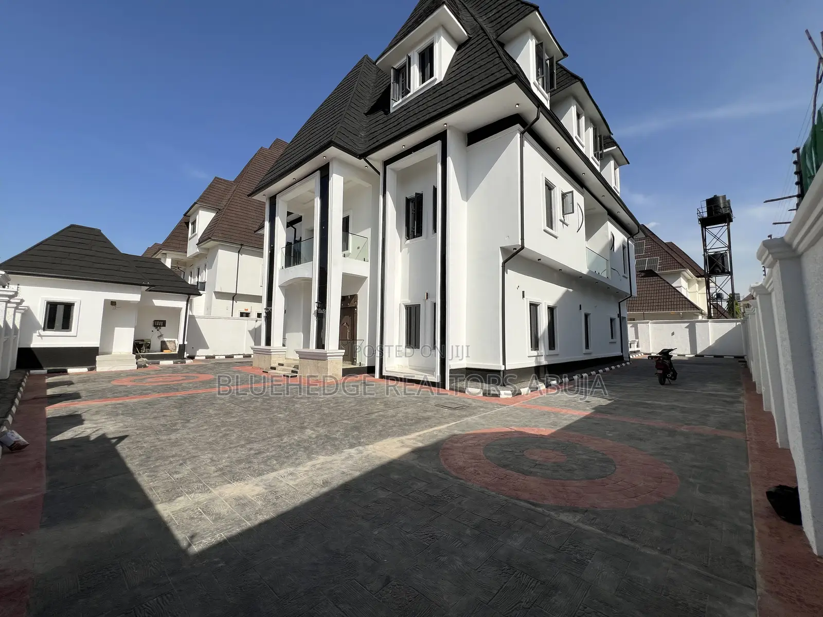 7bdrm House in Gwarinpa for sale