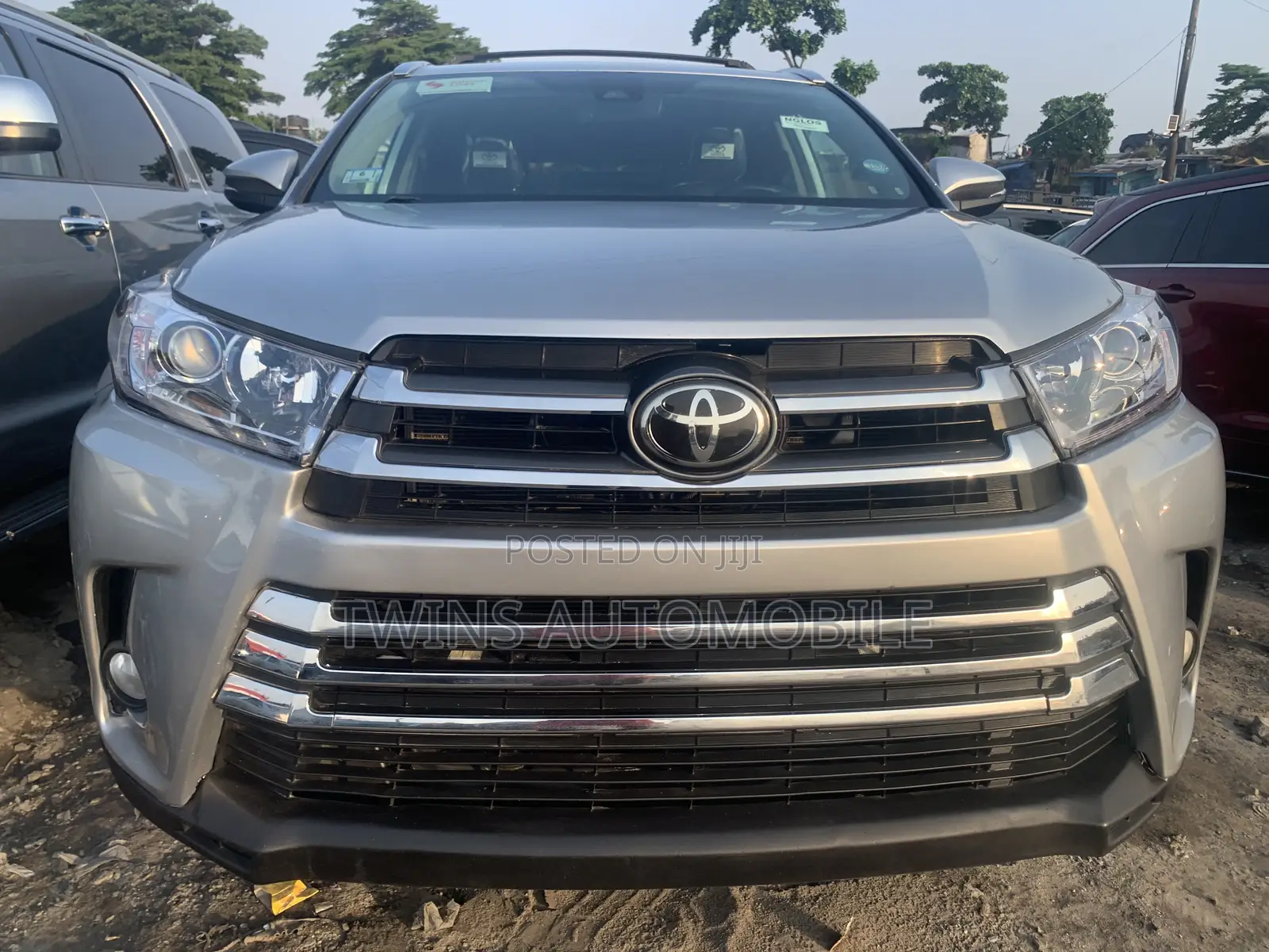 Toyota Highlander XLE 4x4 V6 (3.5L 6cyl 8A) 2018 Silver