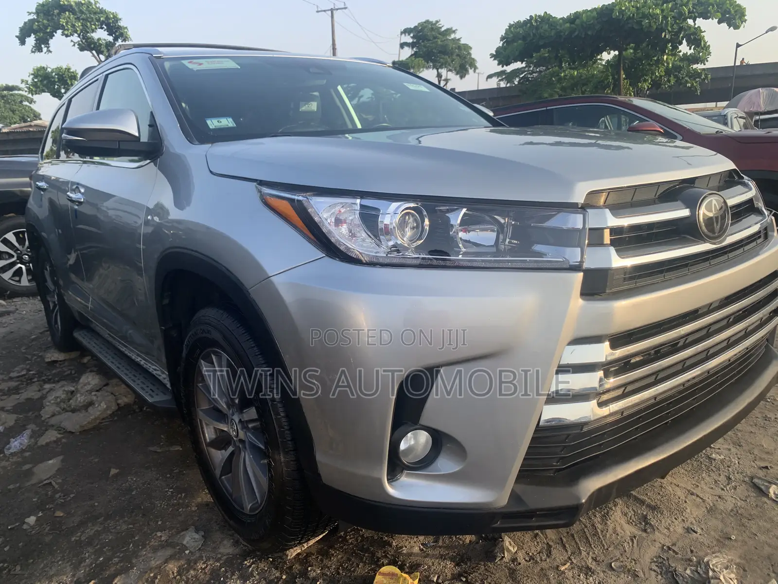 Toyota Highlander XLE 4x4 V6 (3.5L 6cyl 8A) 2018 Silver