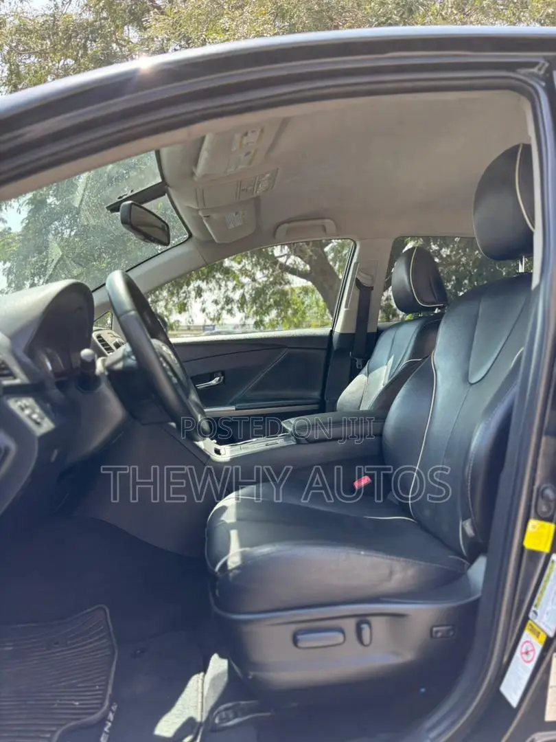 Toyota Venza XLE 4dr Wagon AWD (3.5L 6cyl 6A) 2014 Black