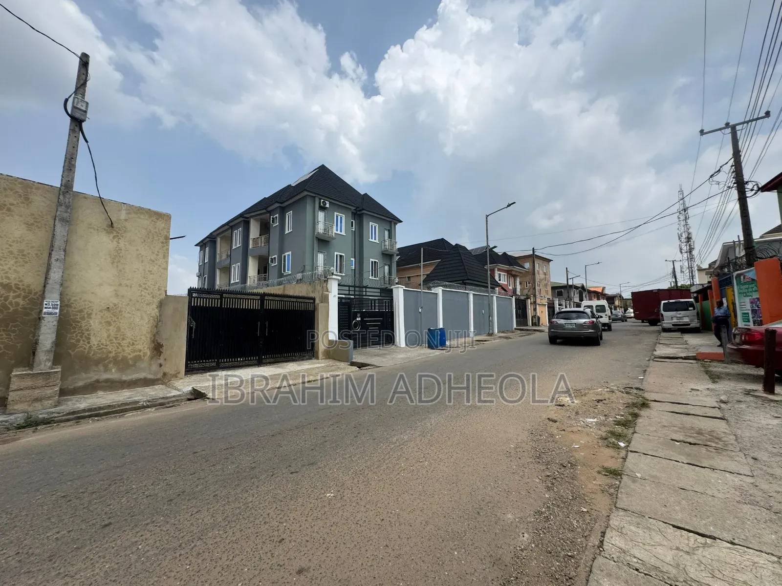 Land Measuring 420sqm Facing the Road Suitable for Both