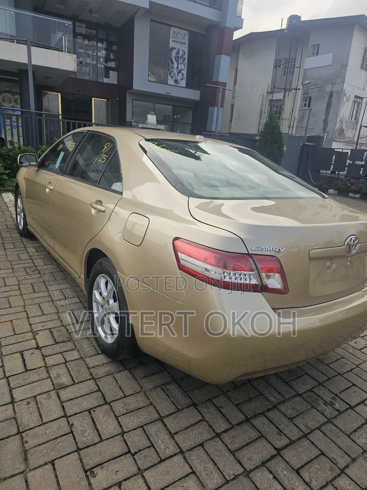 Toyota Camry 2011 Gold
