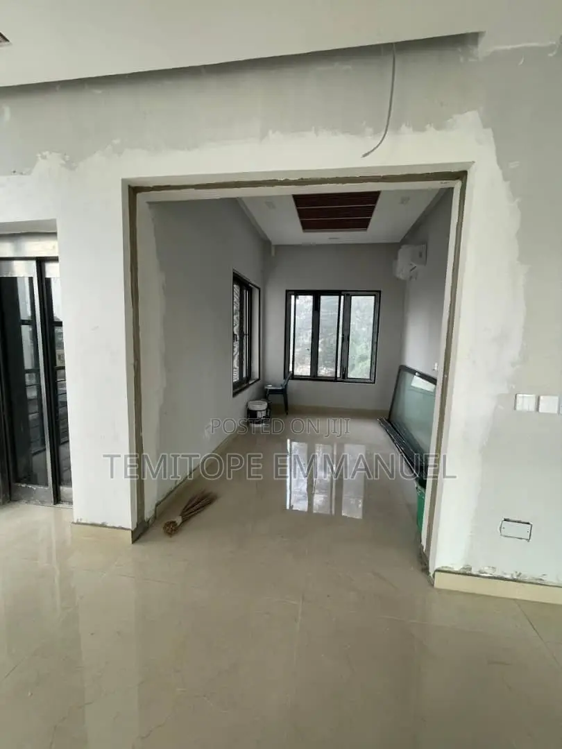 Furnished 6bdrm Duplex in Banana Island, Ikoyi for sale