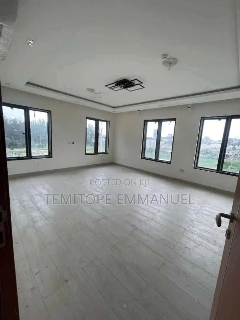 Furnished 6bdrm Duplex in Banana Island, Ikoyi for sale