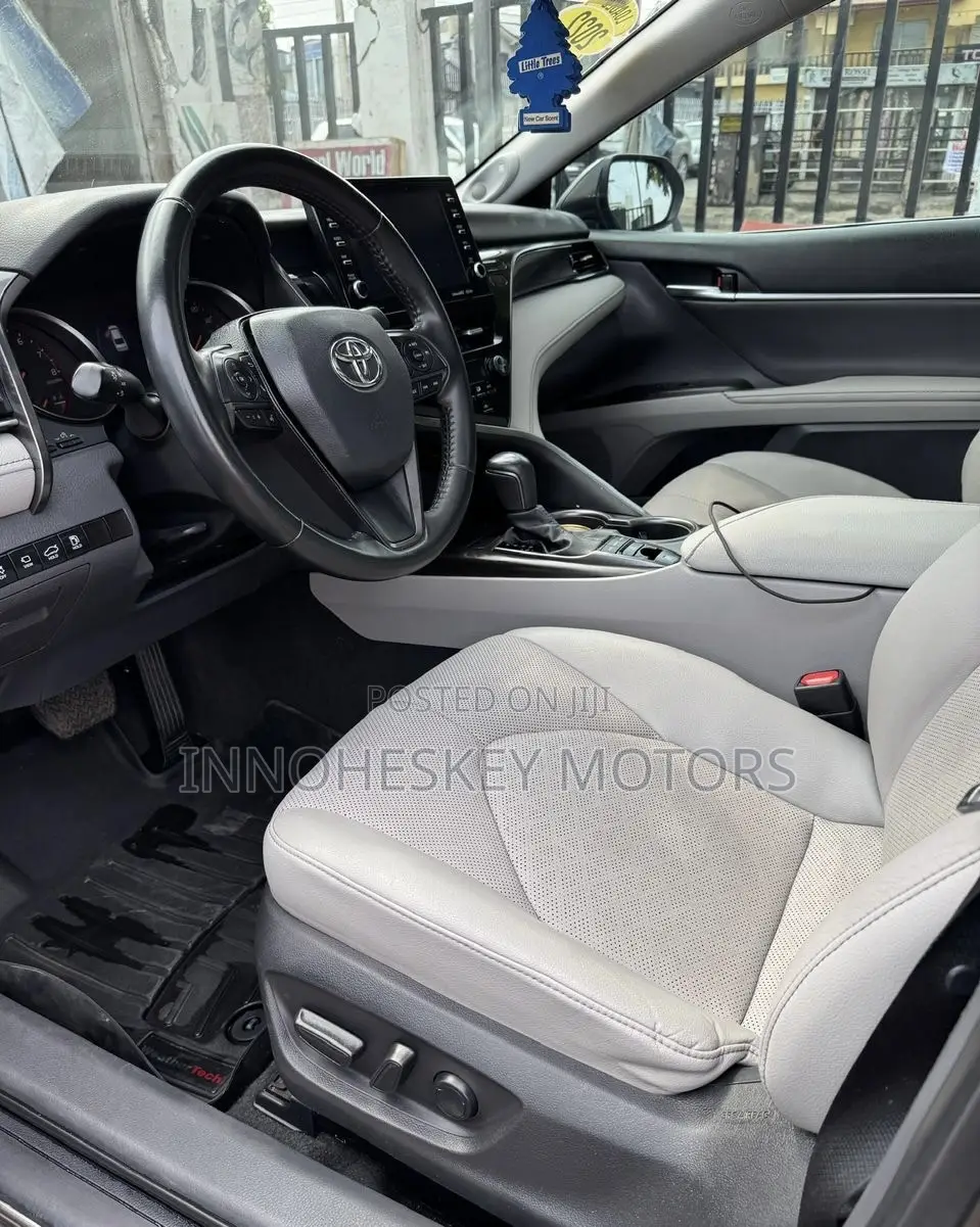 Toyota Camry XSE V6 2022 Gray