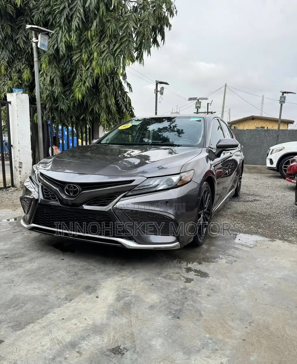 Toyota Camry XSE V6 2022 Gray