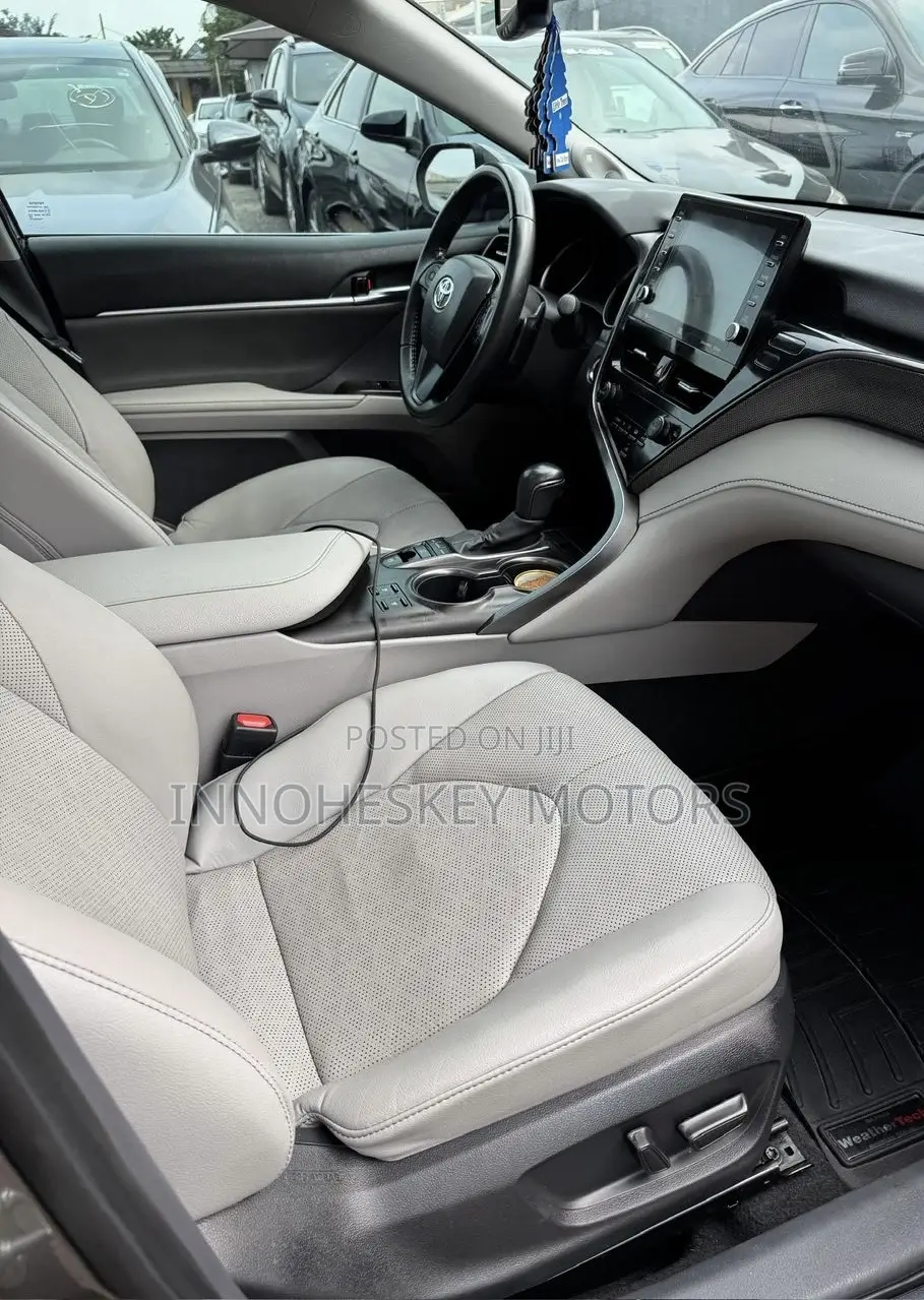 Toyota Camry XSE V6 2022 Gray