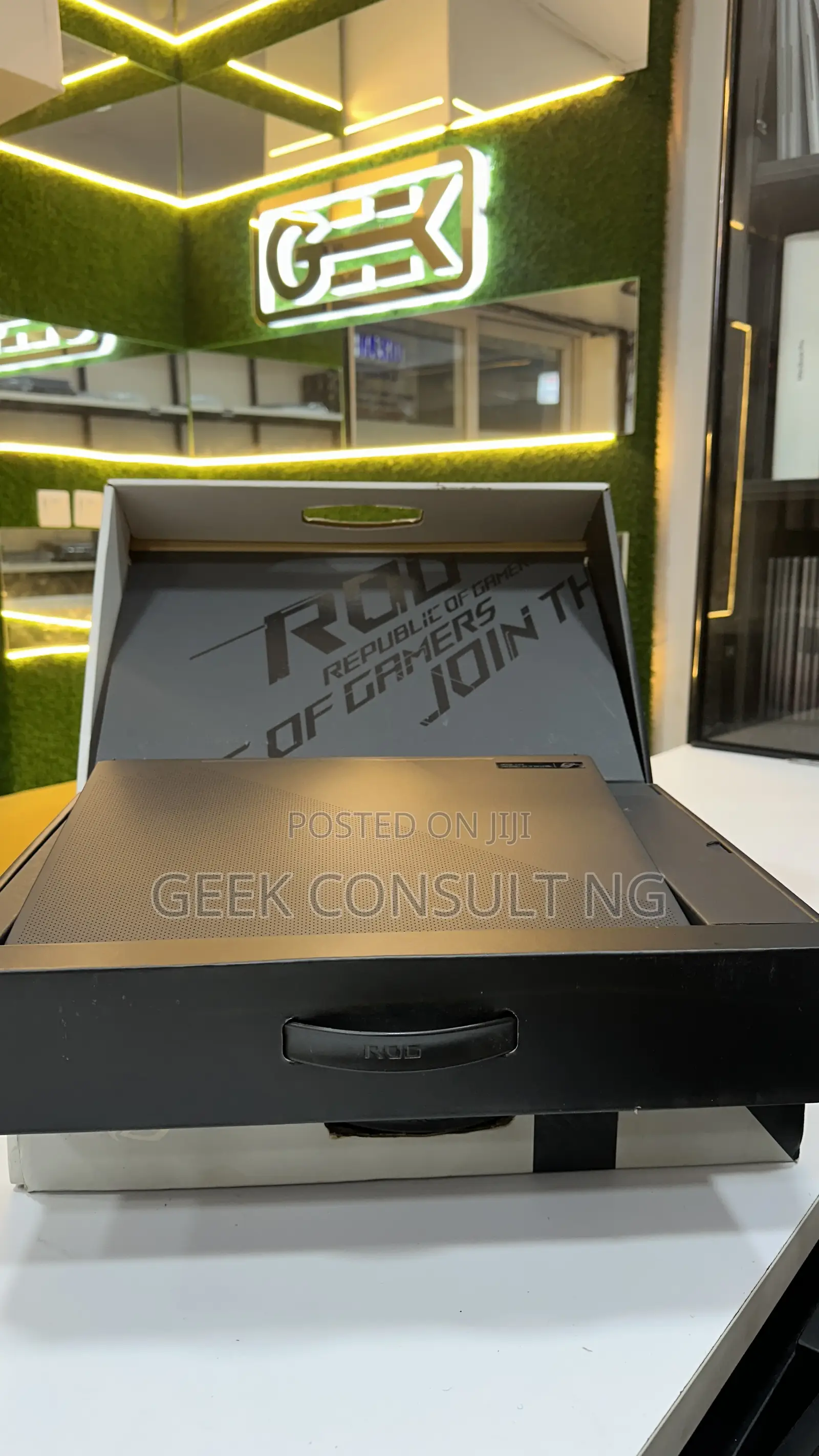 Laptop Asus ROG Zephyrus G15 16GB AMD Ryzen 9 SSD 512GB
