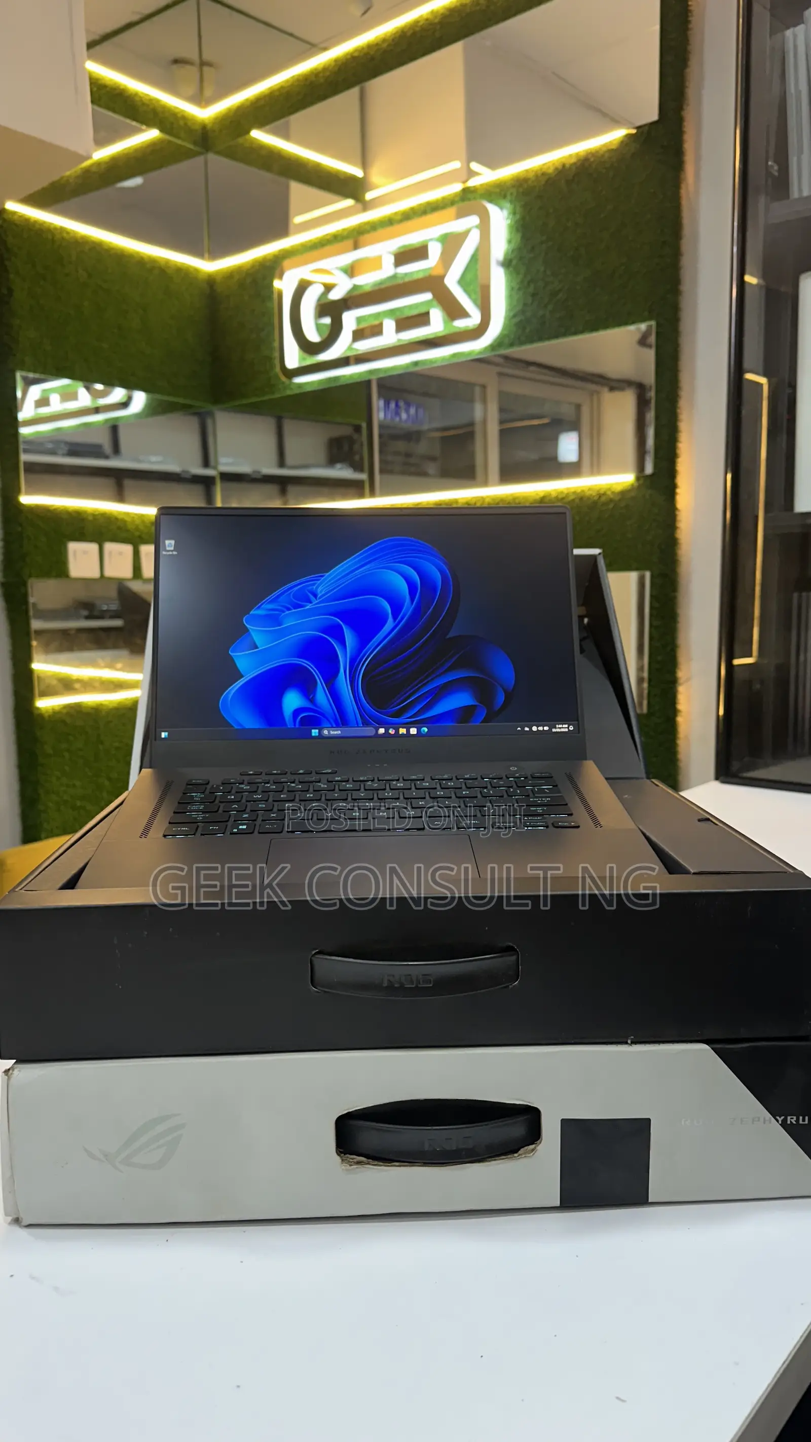 Laptop Asus ROG Zephyrus G15 16GB AMD Ryzen 9 SSD 512GB