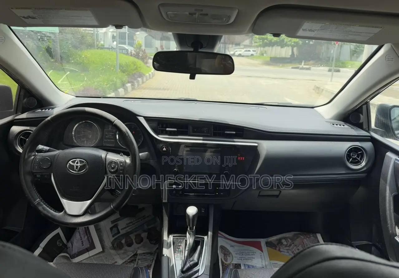 Toyota Corolla SE (1.8L 4cyl 2A) 2019 Black