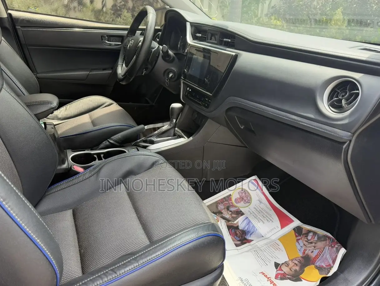 Toyota Corolla SE (1.8L 4cyl 2A) 2019 Black