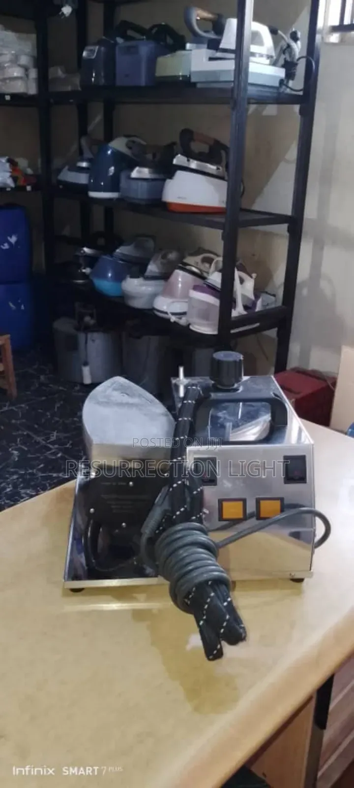Italian Artel Professional Industrial Steam Iron in Perfect Condition