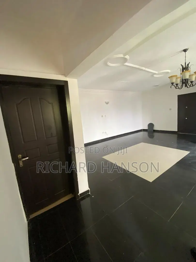 2bdrm Apartment in Lekki Phase 1 for sale