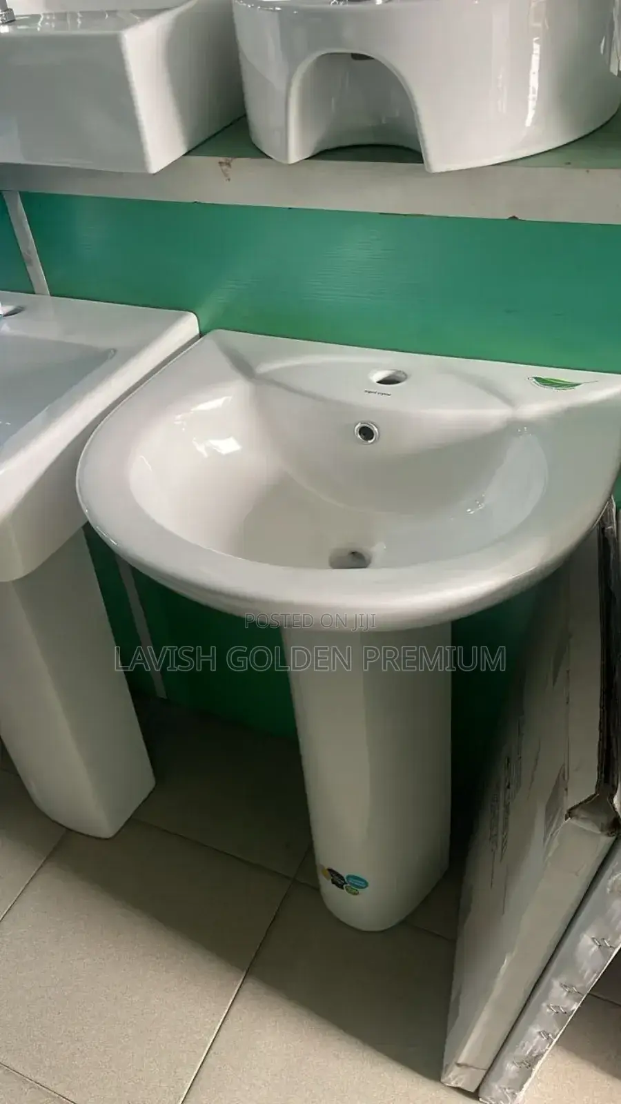 Extra Height Toilets Seat With Basin and Pedestal