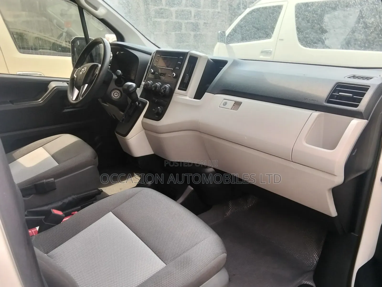 Toyota HiAce 2022 White