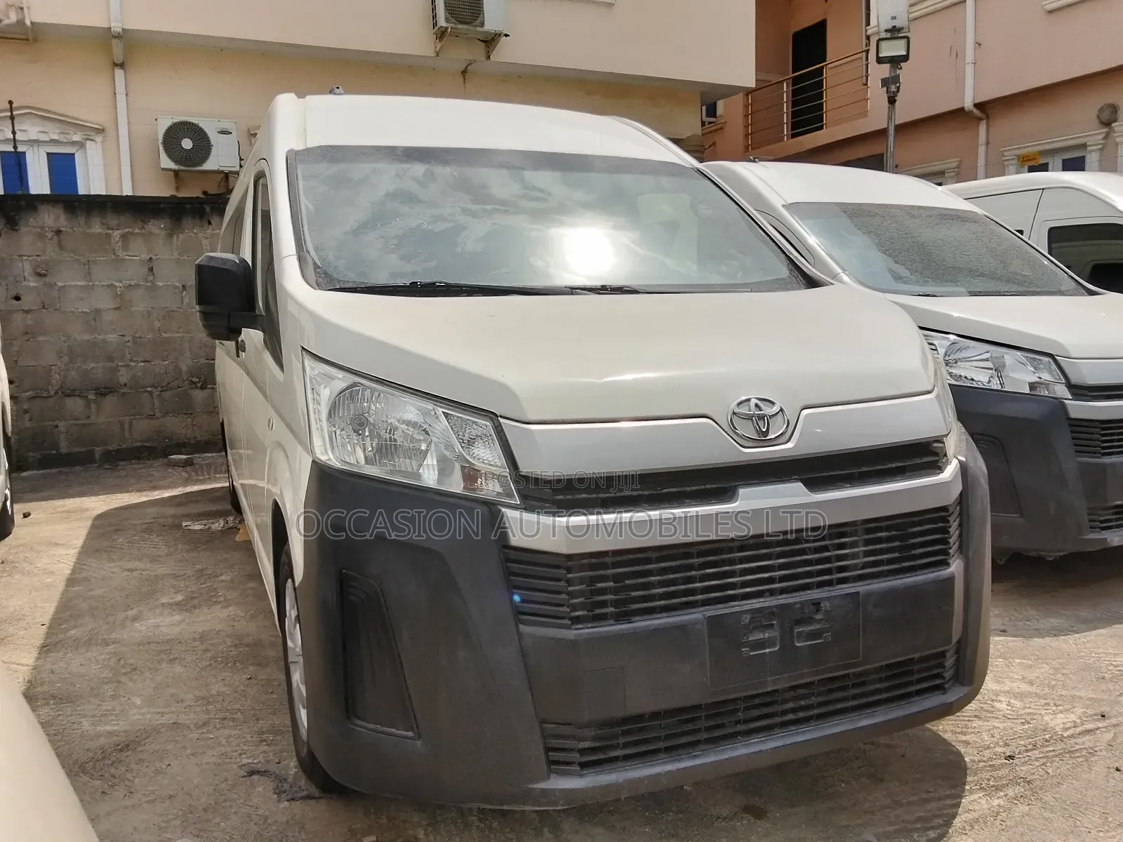 Toyota HiAce 2021 White