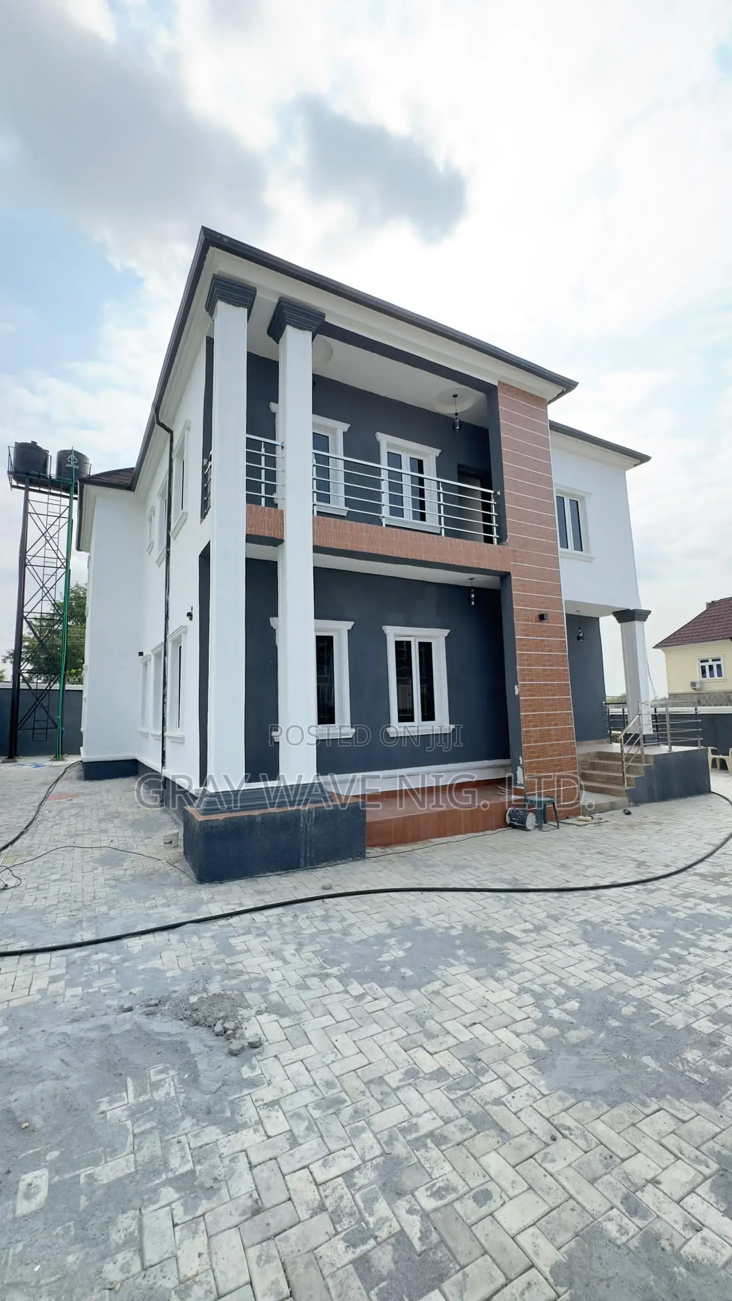 4bdrm Duplex in Sabon Lugbe for sale