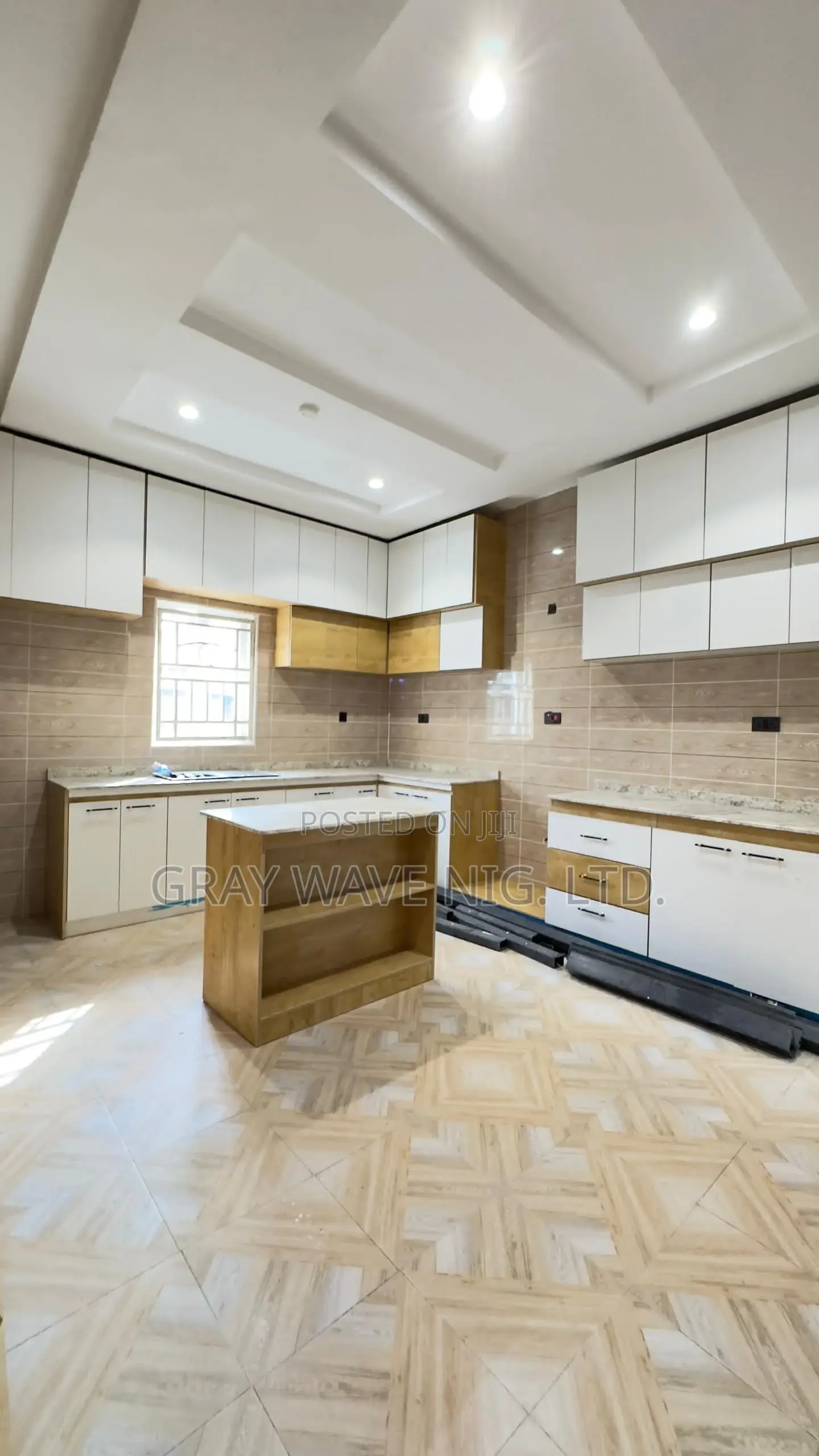 4bdrm Duplex in Sabon Lugbe for sale