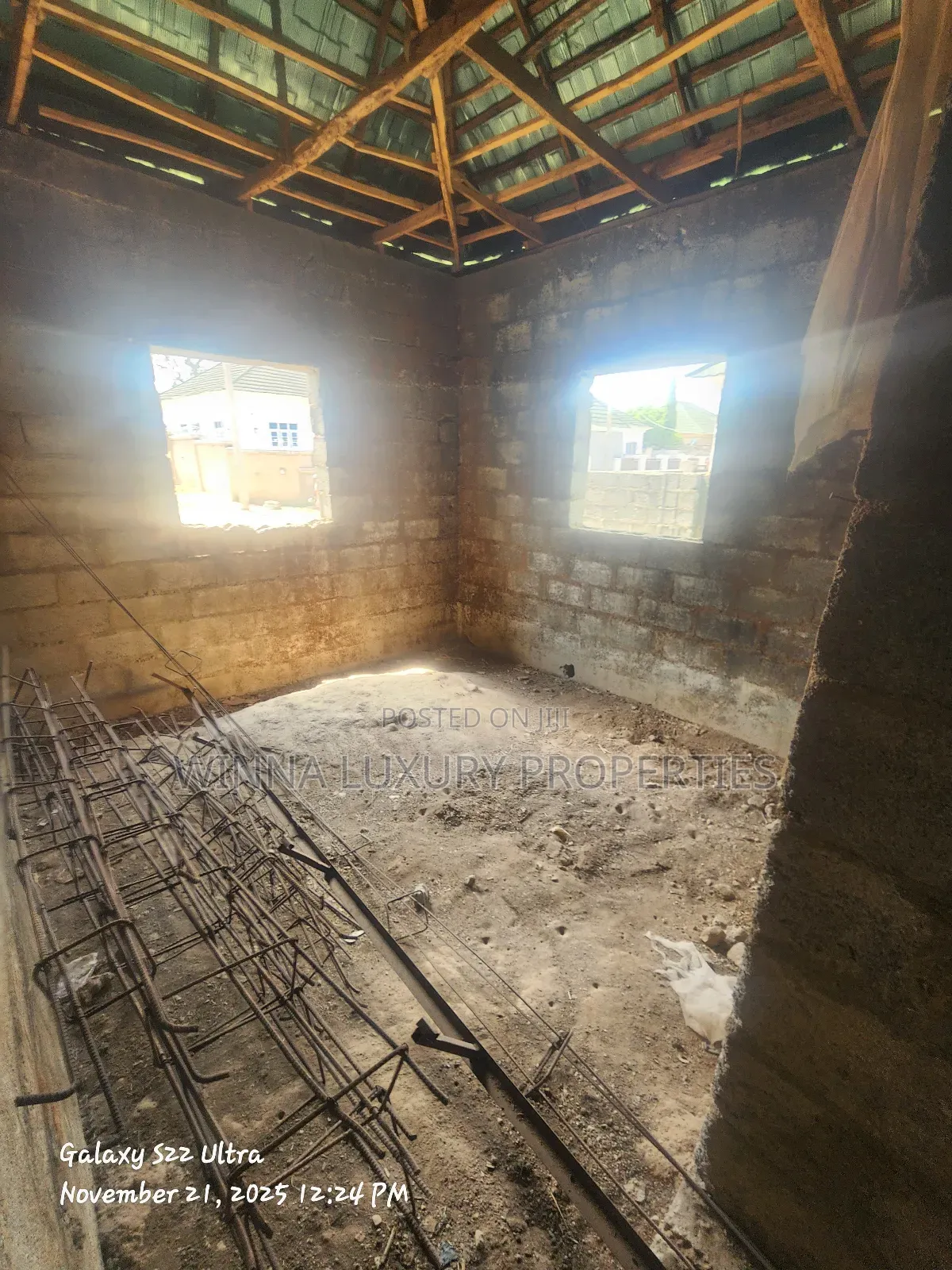 5bdrm Bungalow in Doctor'S Court, Lugbe District for sale