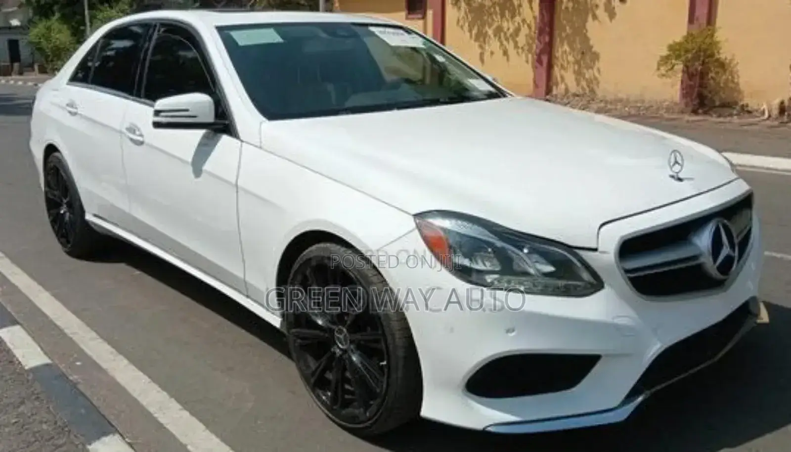 Mercedes-Benz E350 Base 4Matic Sedan AWD (3.5L 6cyl 7A) 2014 White