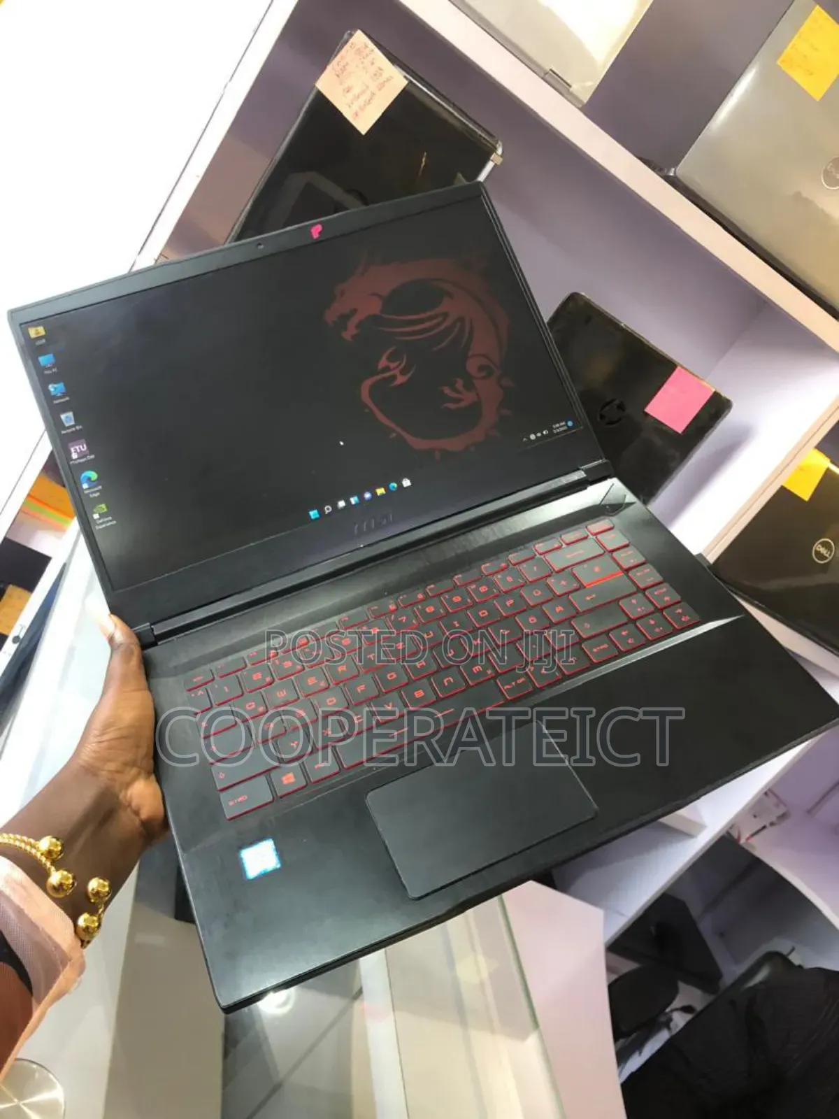 Laptop MSI GF65 Thin 10UE 16GB Intel Core I7 SSD 512GB