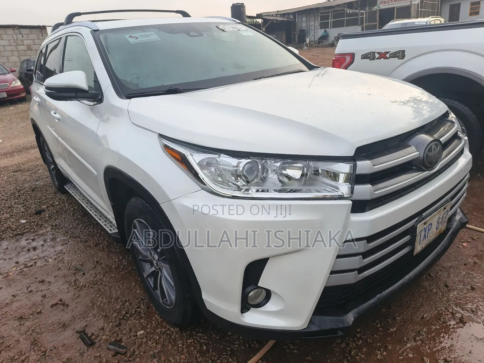 Toyota Highlander XLE 4x4 V6 (3.5L 6cyl 8A) 2017 White
