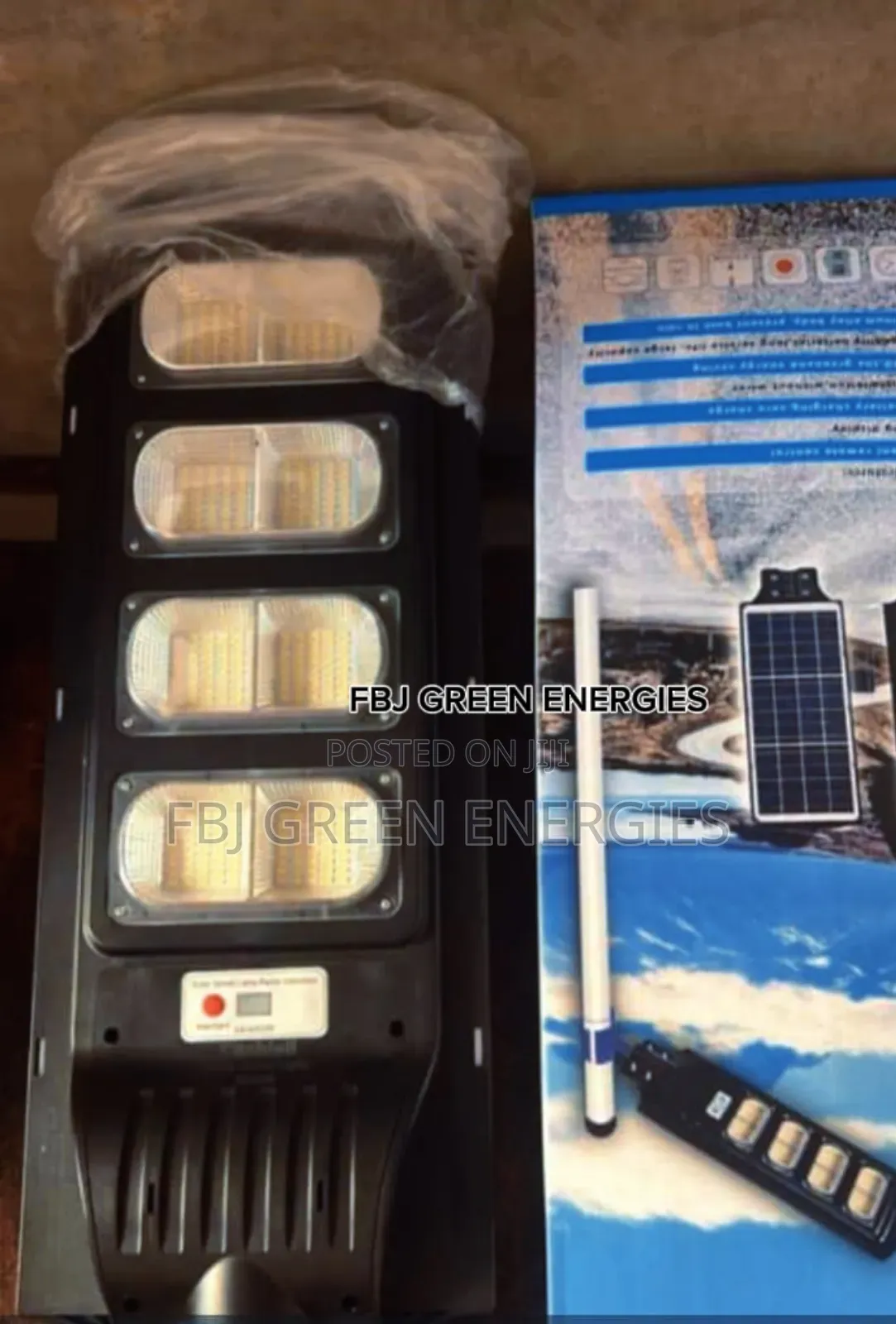 400w 4 Eyes Solar Streetlight
