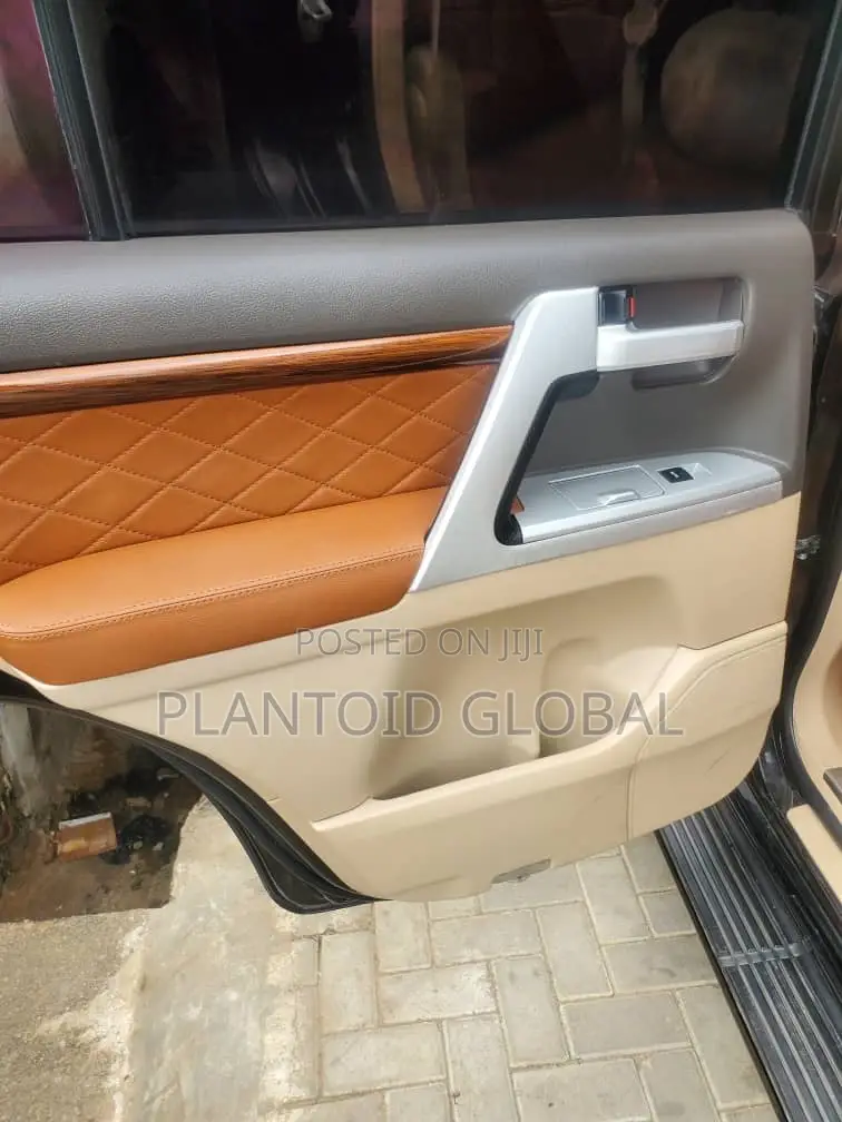 Toyota Land Cruiser 2014 Black