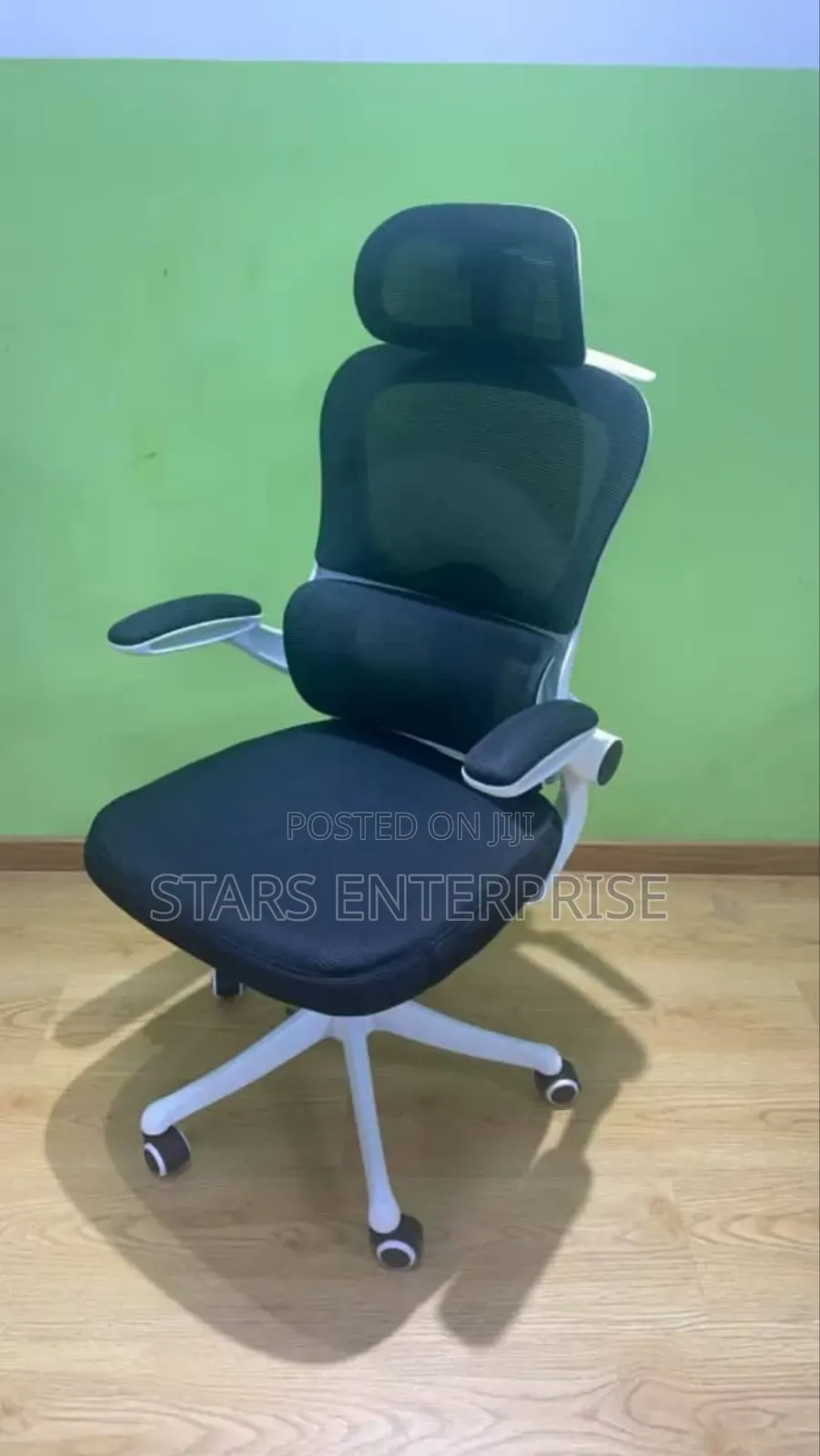 Modern Office Chair / Swivel Chair