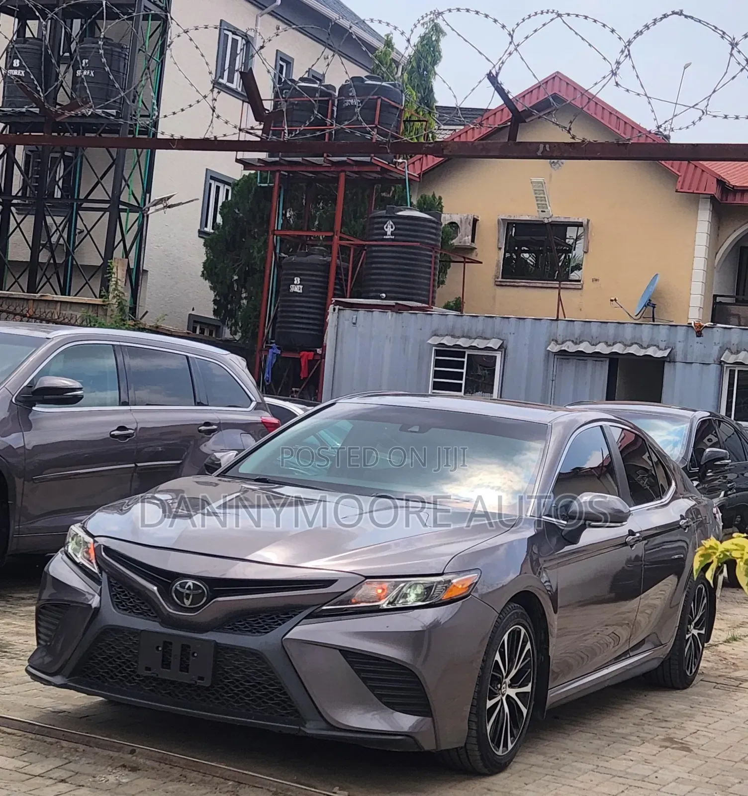 Toyota Camry SE FWD 2020 Gray