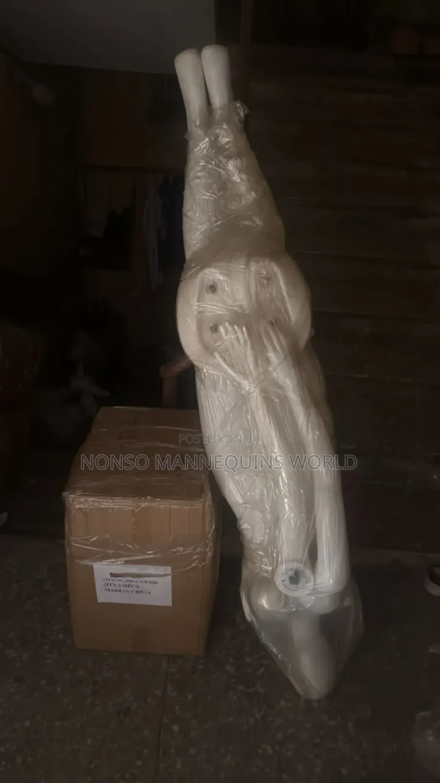 White Faceless Plastic Female Display Mannequin