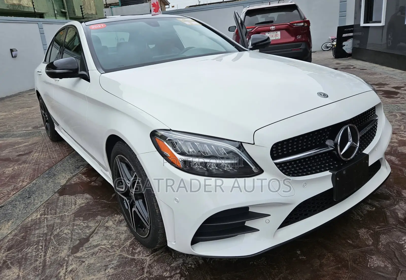 Mercedes-Benz C300 2021 White