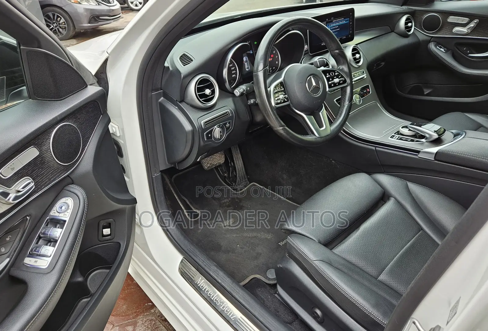 Mercedes-Benz C300 2021 White