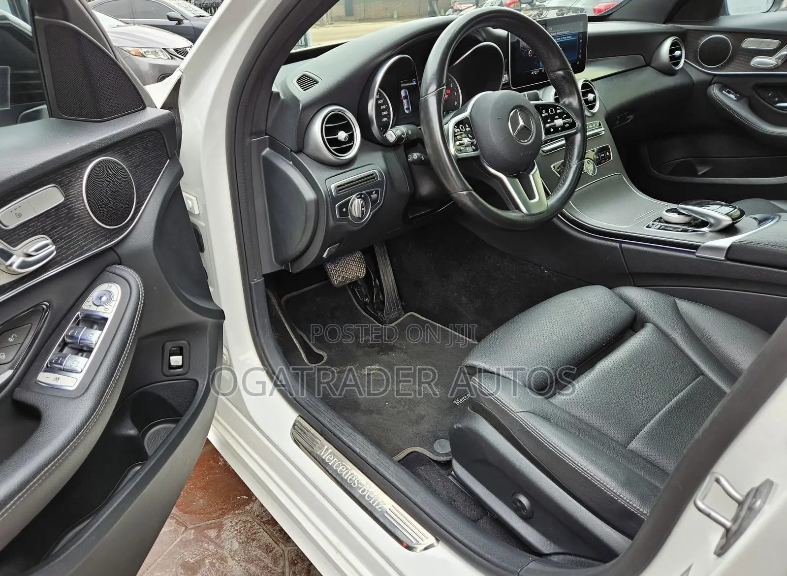 Mercedes-Benz C300 2021 White
