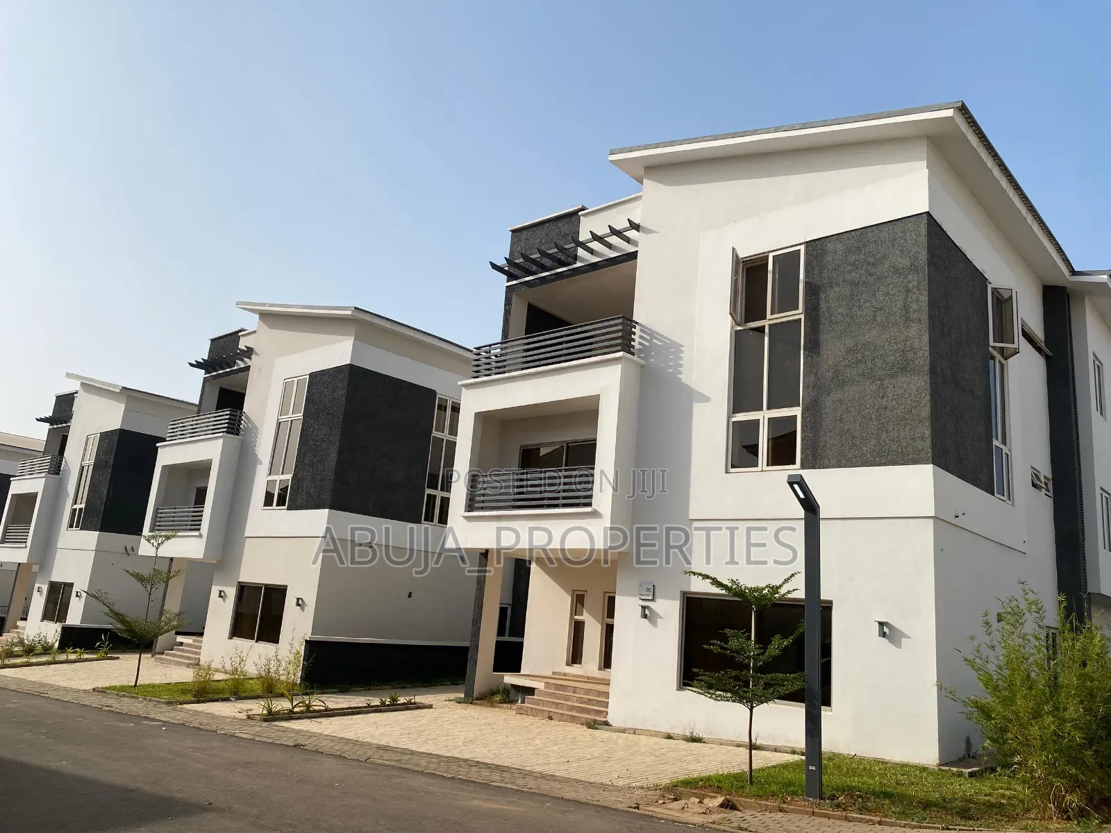 5bdrm Duplex in Secured Estate, Life Camp for sale