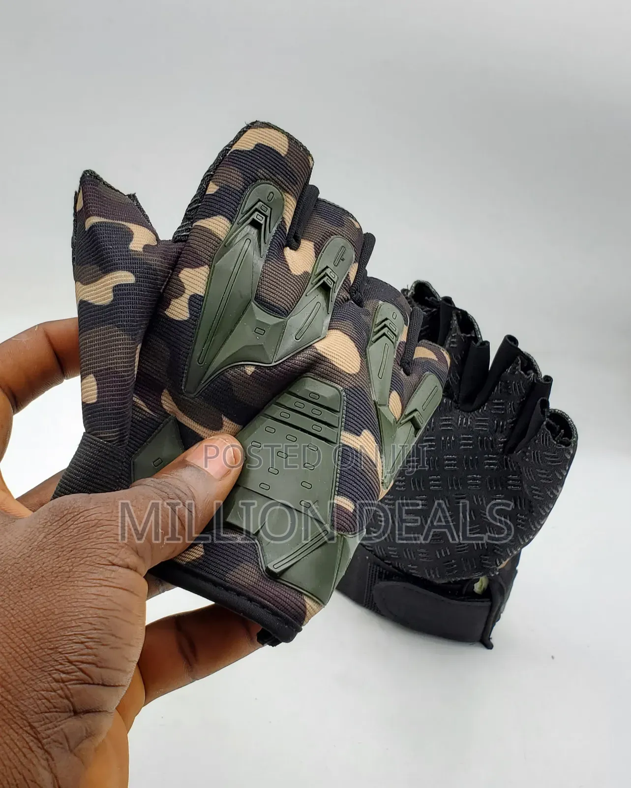 Stylish Ripped Camou Biker Gym Gloves