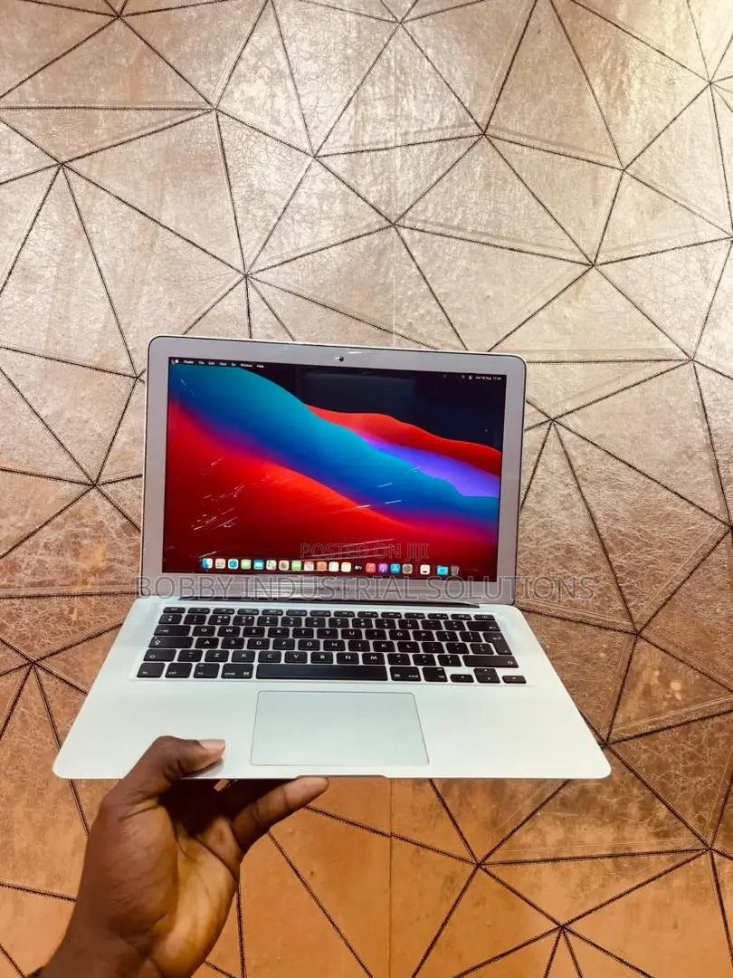 New Laptop Apple MacBook 2013 4GB Intel Core I5 HDD 128GB