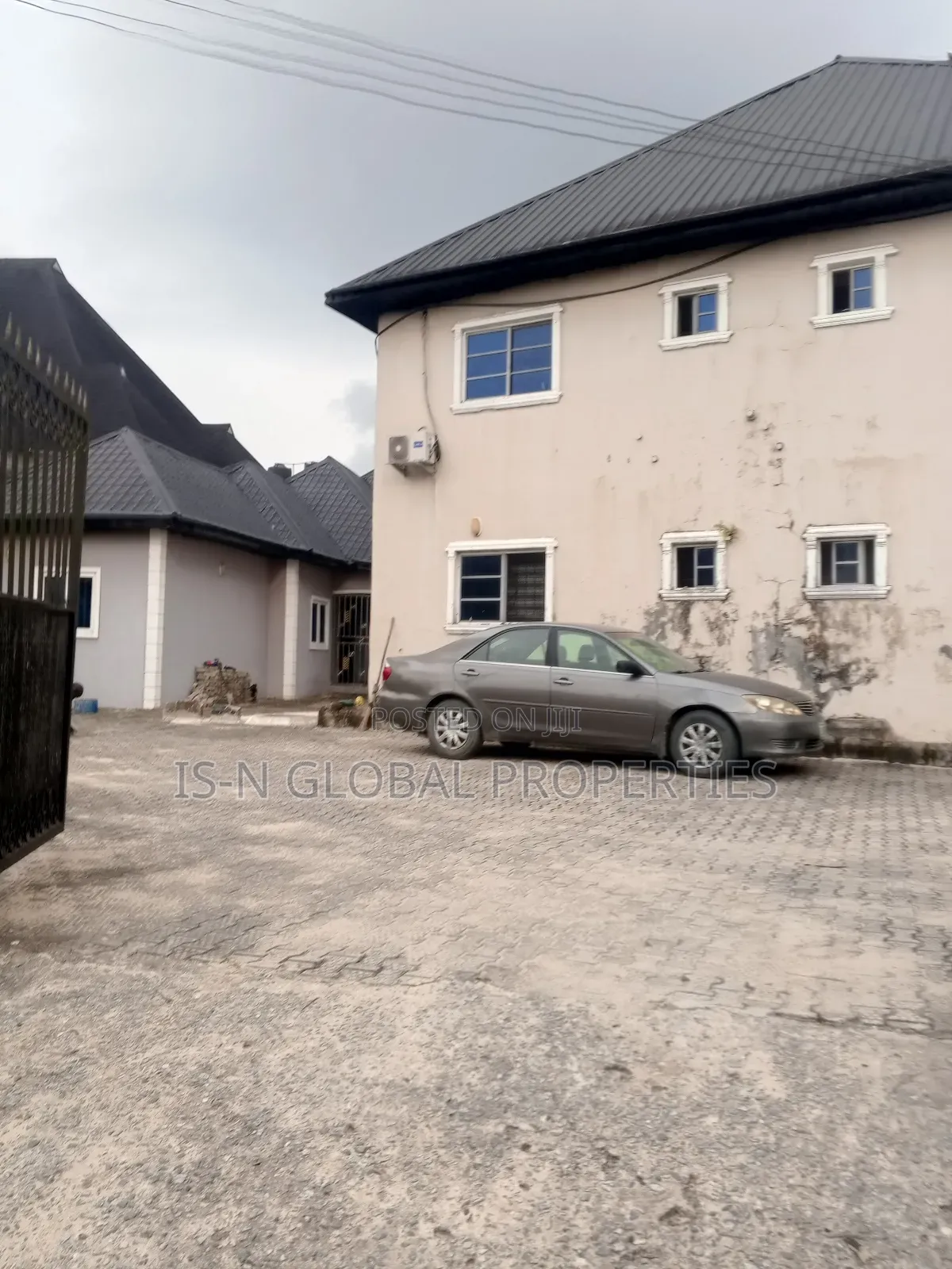 3bdrm House in Army Estate, Warri for sale