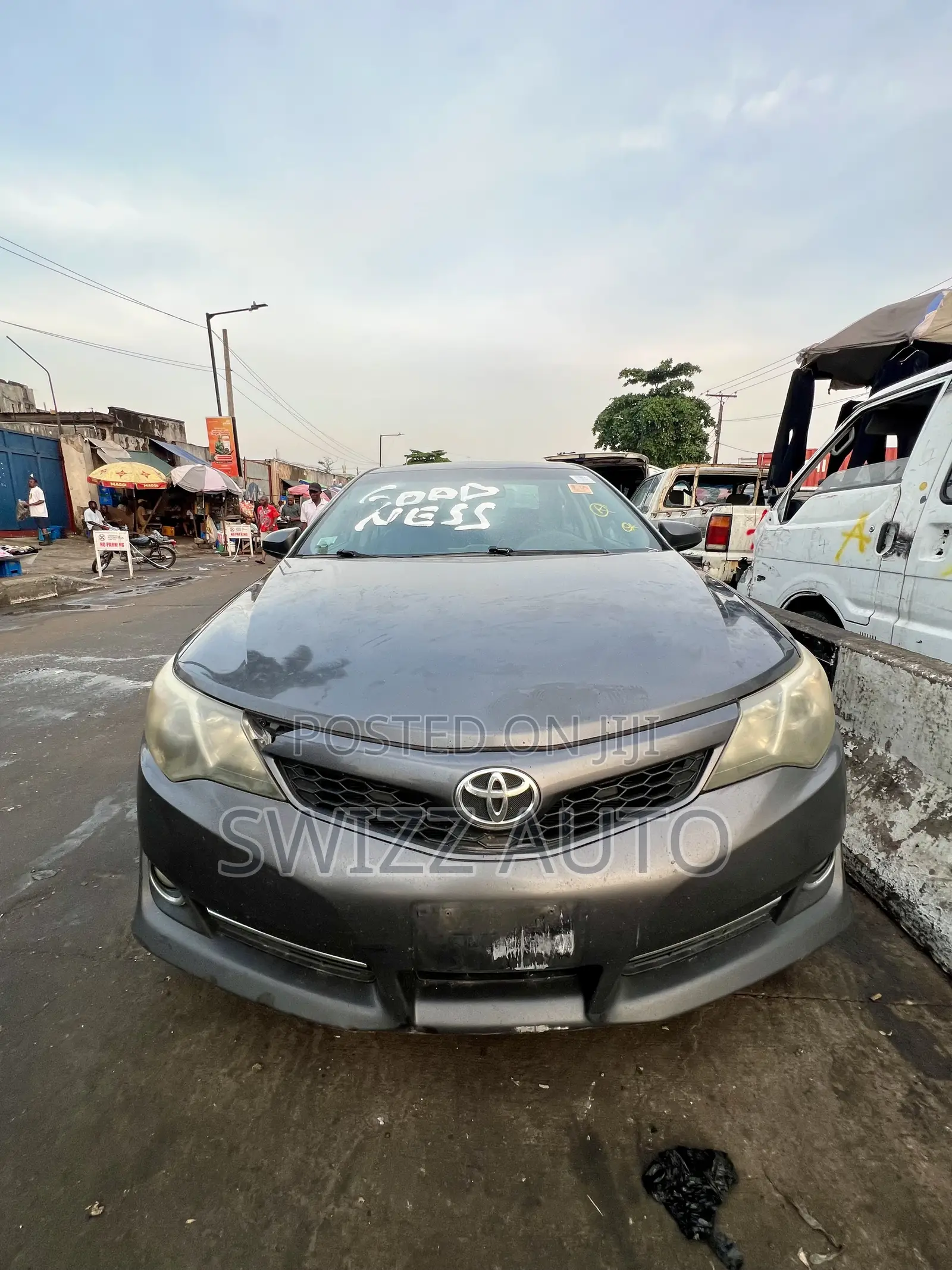 Toyota Camry SE 4dr Sedan (2.5L 4cyl 6A) 2013 Gray