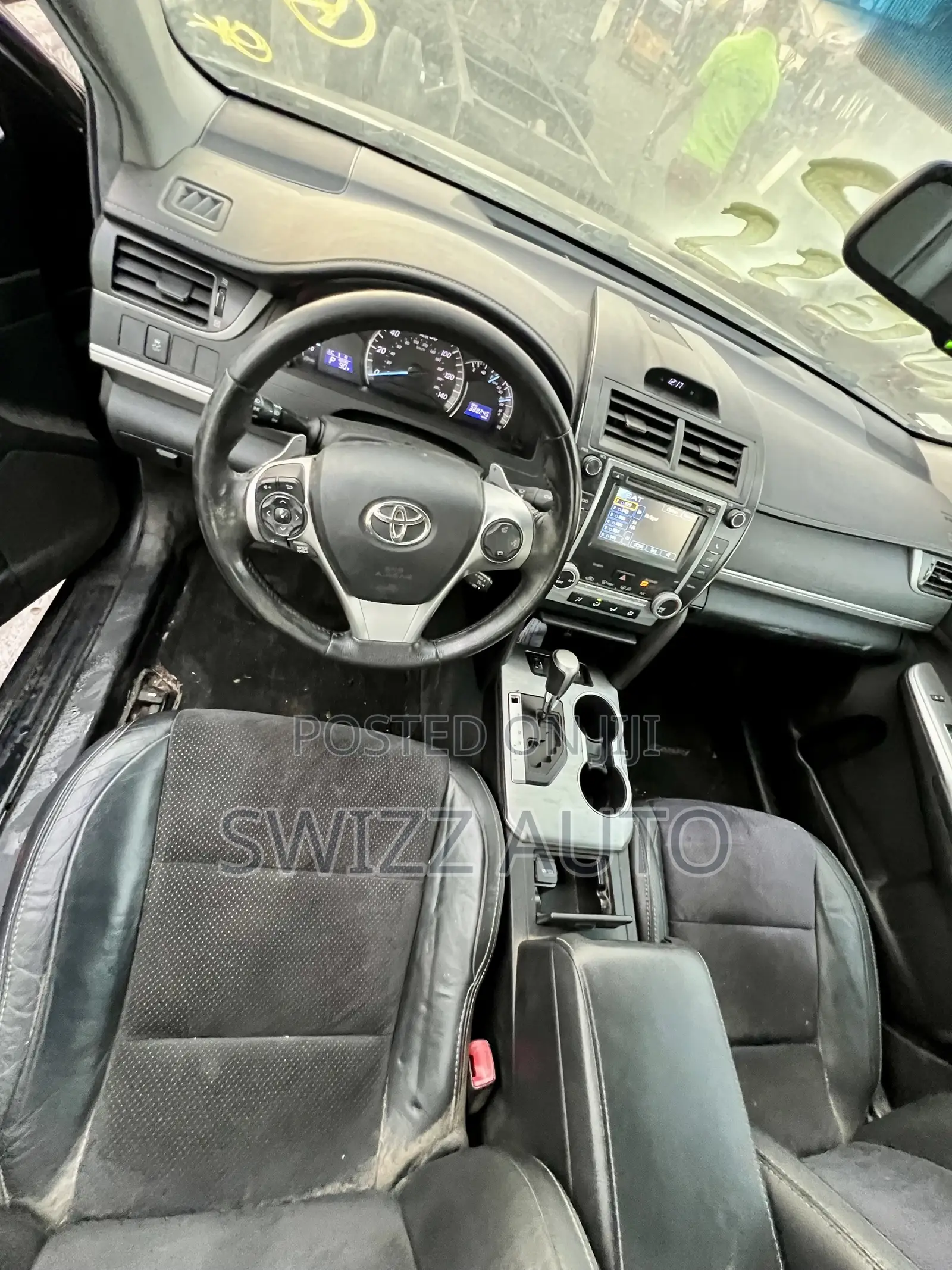 Toyota Camry SE 4dr Sedan (2.5L 4cyl 6A) 2013 Gray