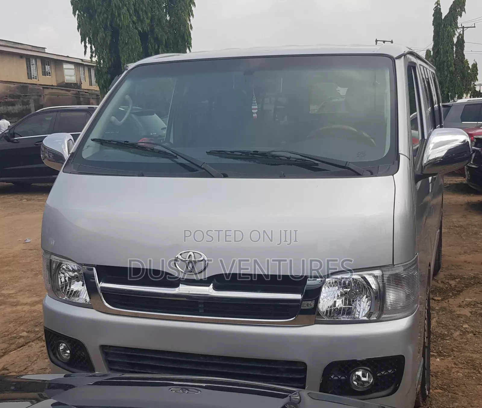 Toyota HiAce 2013 Silver