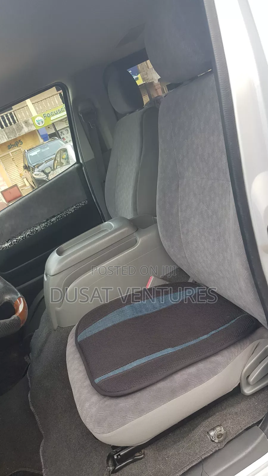 Toyota HiAce 2013 Silver