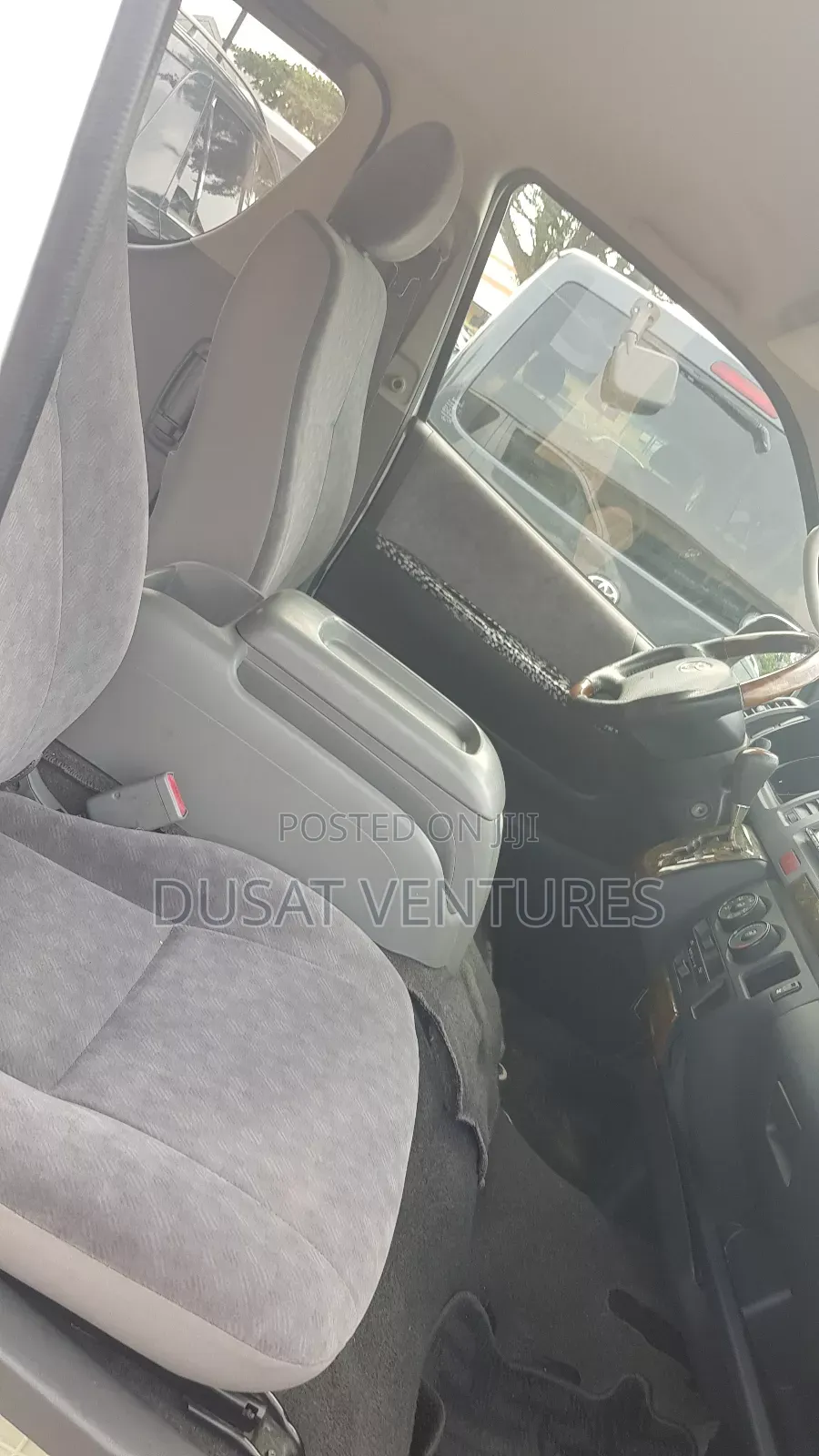 Toyota HiAce 2013 Silver
