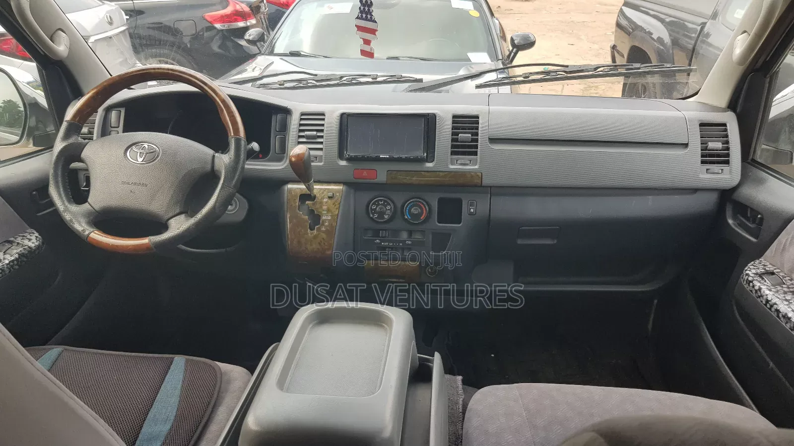 Toyota HiAce 2013 Silver