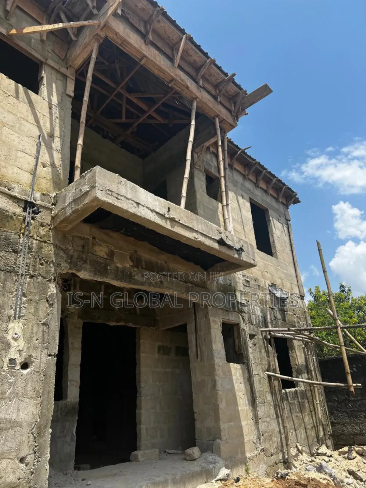 2bdrm Block of Flats in Warri for sale