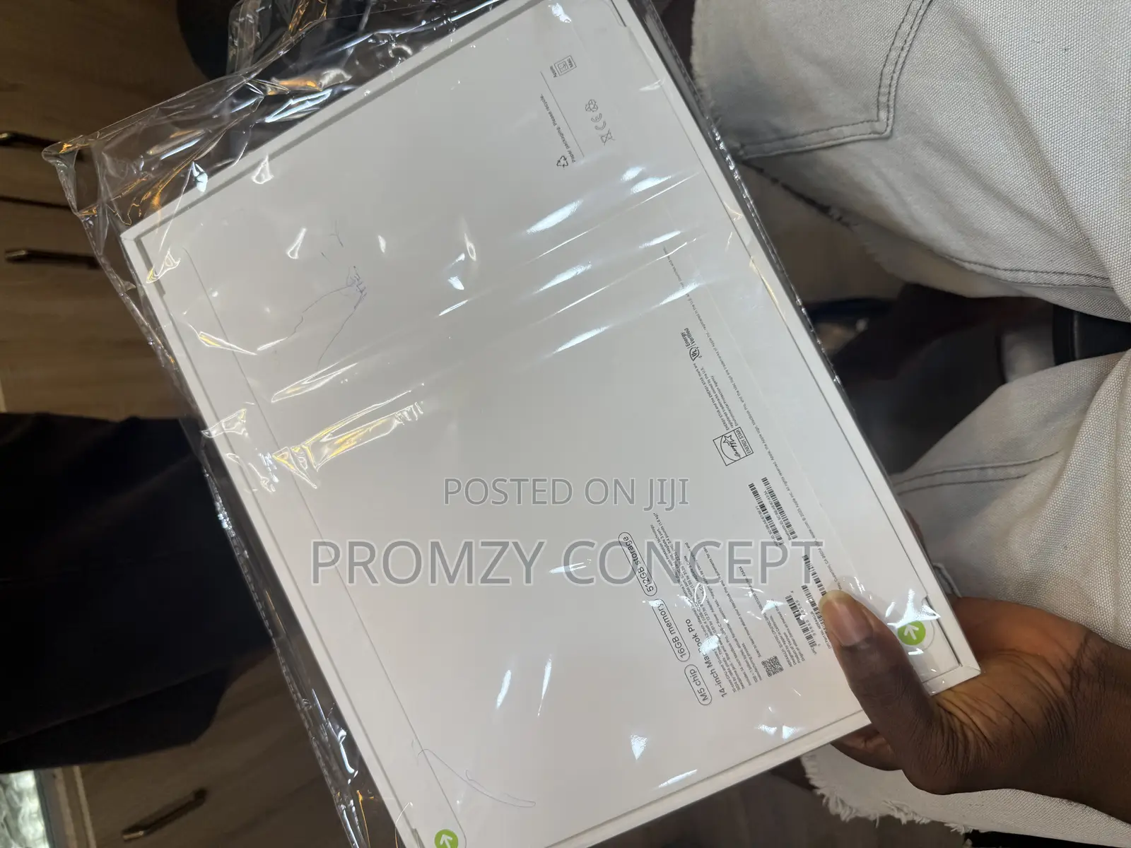New Laptop Apple Macbook Pro 2025 M5 14-inch 16GB SSD 512GB