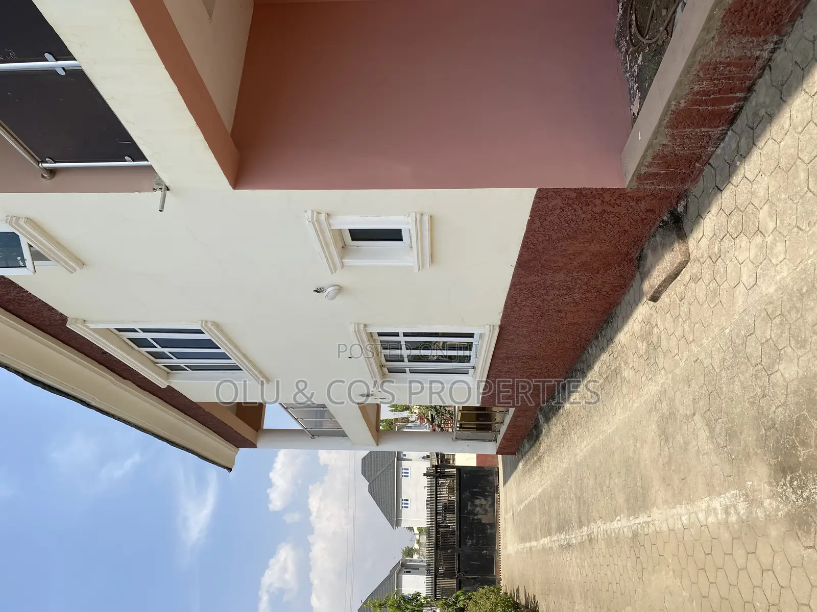 3bdrm Block of Flats in Aco Estate, Lugbe District for rent