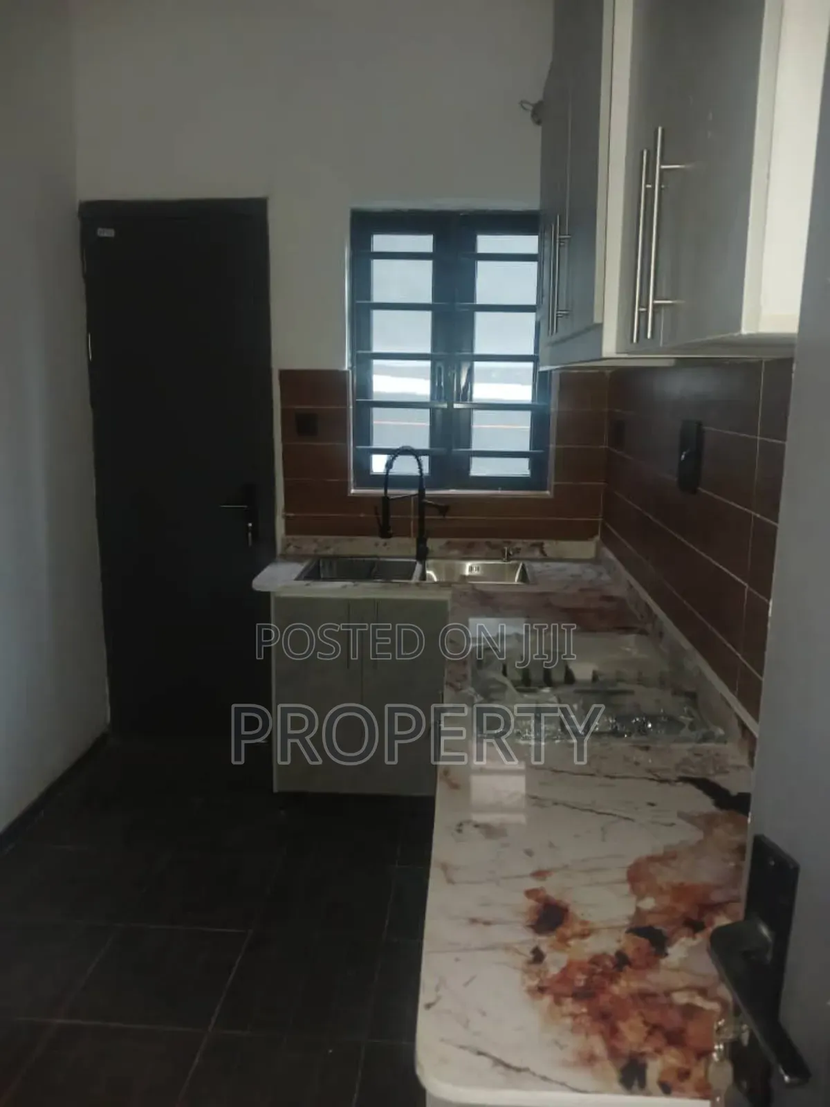 3bdrm Apartment in GRA Phase 2 Shangisha for sale